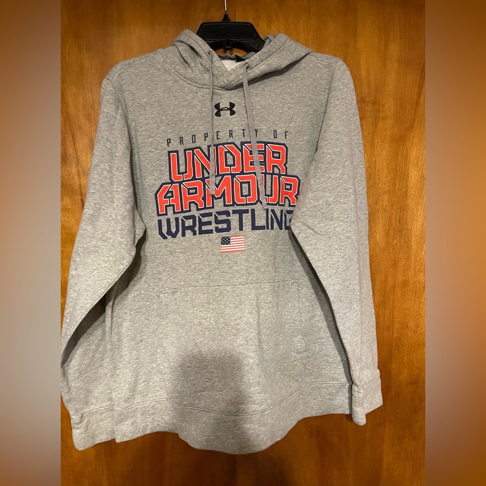 Mens medium UnderArmour hooded sweatshirt